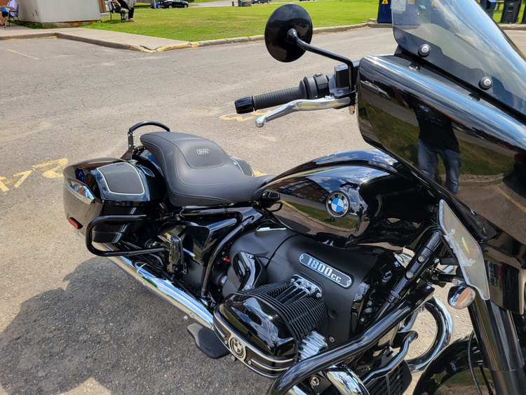 passenger backrest handle BMW R18 B Bagger Motorcycle Accessories