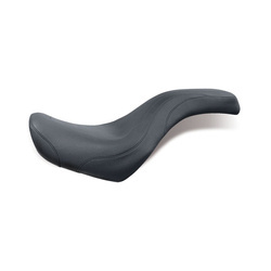 Mustang DayTripper seat plain black 8111637